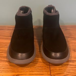 Cole Haan Generation Zerogrand
Winter Leather Ankle Boots - water resistant 8.5